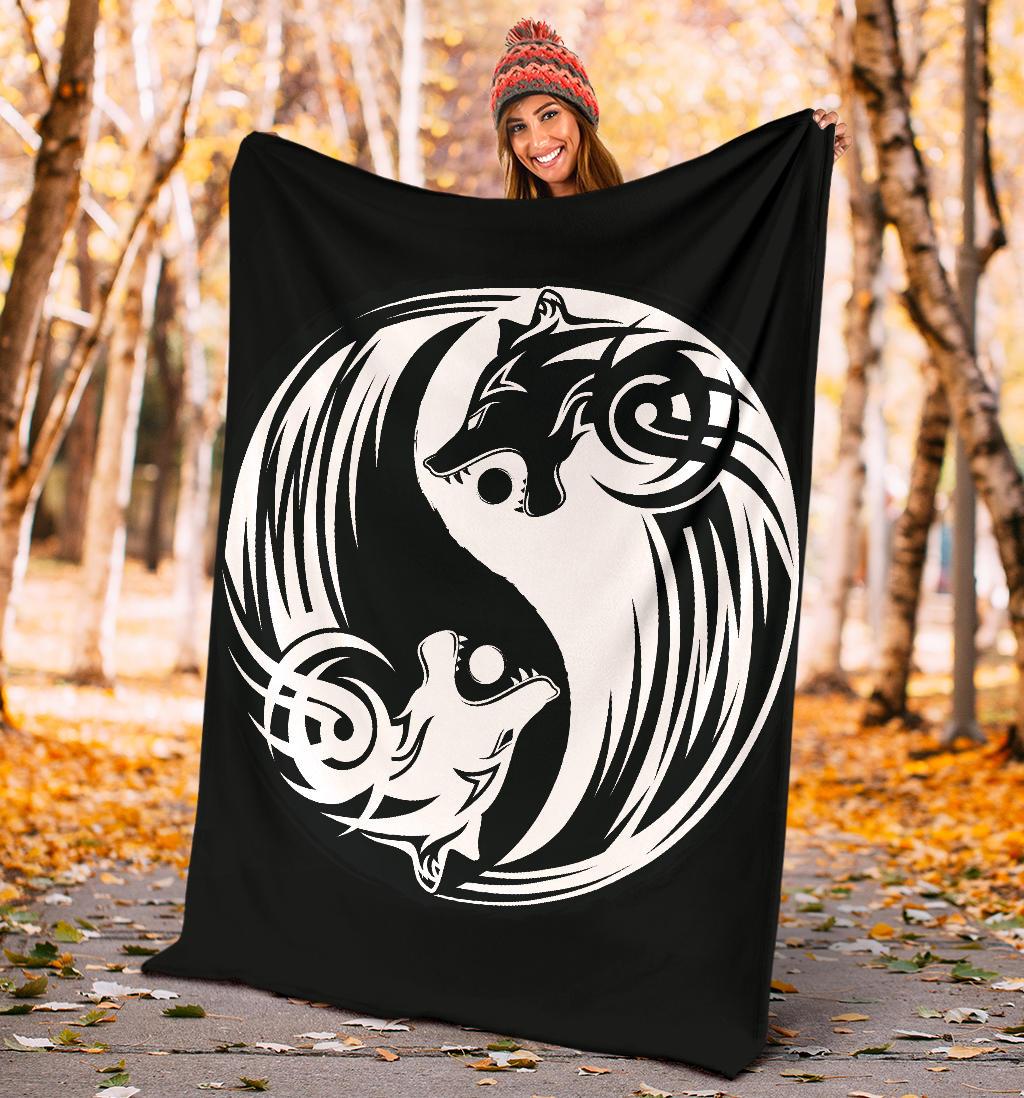 Viking Style Sherpa Fleece Blanket Gifts for Viking Lovers Ying Yang Wolf