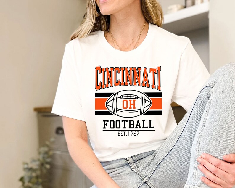 Vintage Cincinnati Football Sweatshirt, Retro Cincinnati Football Crewneck Sweatshirt, American Football Fan, NFL Shirt - Image 4