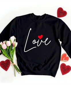 Vintage Love Heart Crewneck Sweatshirt, Valentines Day Love Printed Unisex Jumpers, Cute Romantic Couples Matching Sweaters Gifts For GF BF