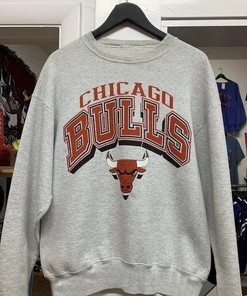 Vintage NBA 90s Chicago Bulls Logo Sweatshirt, Basketball Shirt, Unisex T-Shirt Sweater Hoodie Gifts for Fans