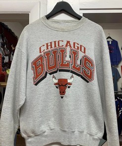 Vintage NBA 90s Chicago Bulls Logo Sweatshirt, Basketball Shirt, Unisex T-Shirt Sweater Hoodie Gifts for NBA Fans