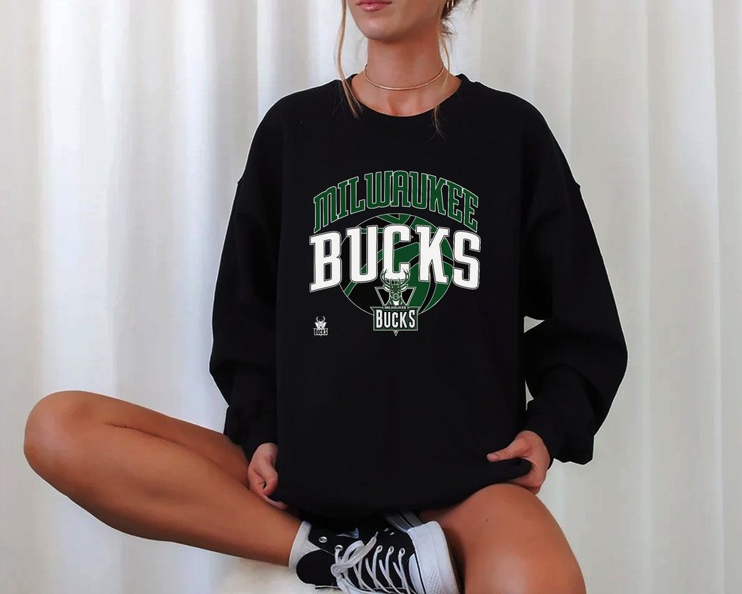 Vintage NBA Milwaukee Bucks Logo Sweatshirt, NBA Basketball Shirt, 2022–23 Basketball Unisex T-shirt Sweater Hoodie Gifts for NBA Fans