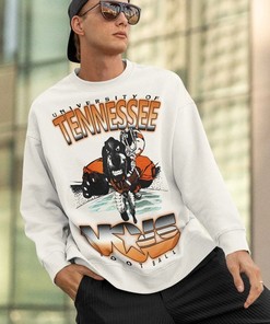 Vintage NCAA Tennessee Volunteers Football Shirt, Tennessee Volunteers Shirt, University of Tennessee, Unisex Shirt, Vintage Shirt