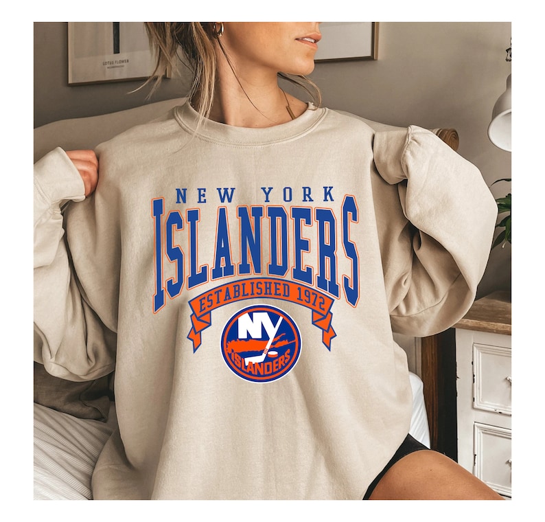 Vintage NHL New York Islanders Logo Sweatshirt, Ice Hockey Shirt, Hockey Fan, National Hockey League, Unisex T-shirt Sweater Hoodie Gifts for Fans - Image 3
