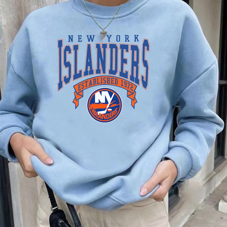 Vintage NHL New York Islanders Logo Sweatshirt, Ice Hockey Shirt, Hockey Fan, National Hockey League, Unisex T-shirt Sweater Hoodie Gifts for Fans - Image 4