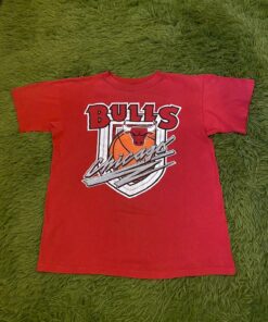 Vintage Style 90s Chicago Bulls Tshirt Sweatshirt Hoodie Crewneck Sweatshirt Pullover Reprinted Full Color Full Size Gifts for NBA Fans