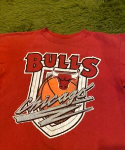 Vintage Style 90s Chicago Bulls Tshirt Sweatshirt Hoodie Crewneck Sweatshirt Pullover Reprinted Full Color Full Size Gifts for NBA Fans