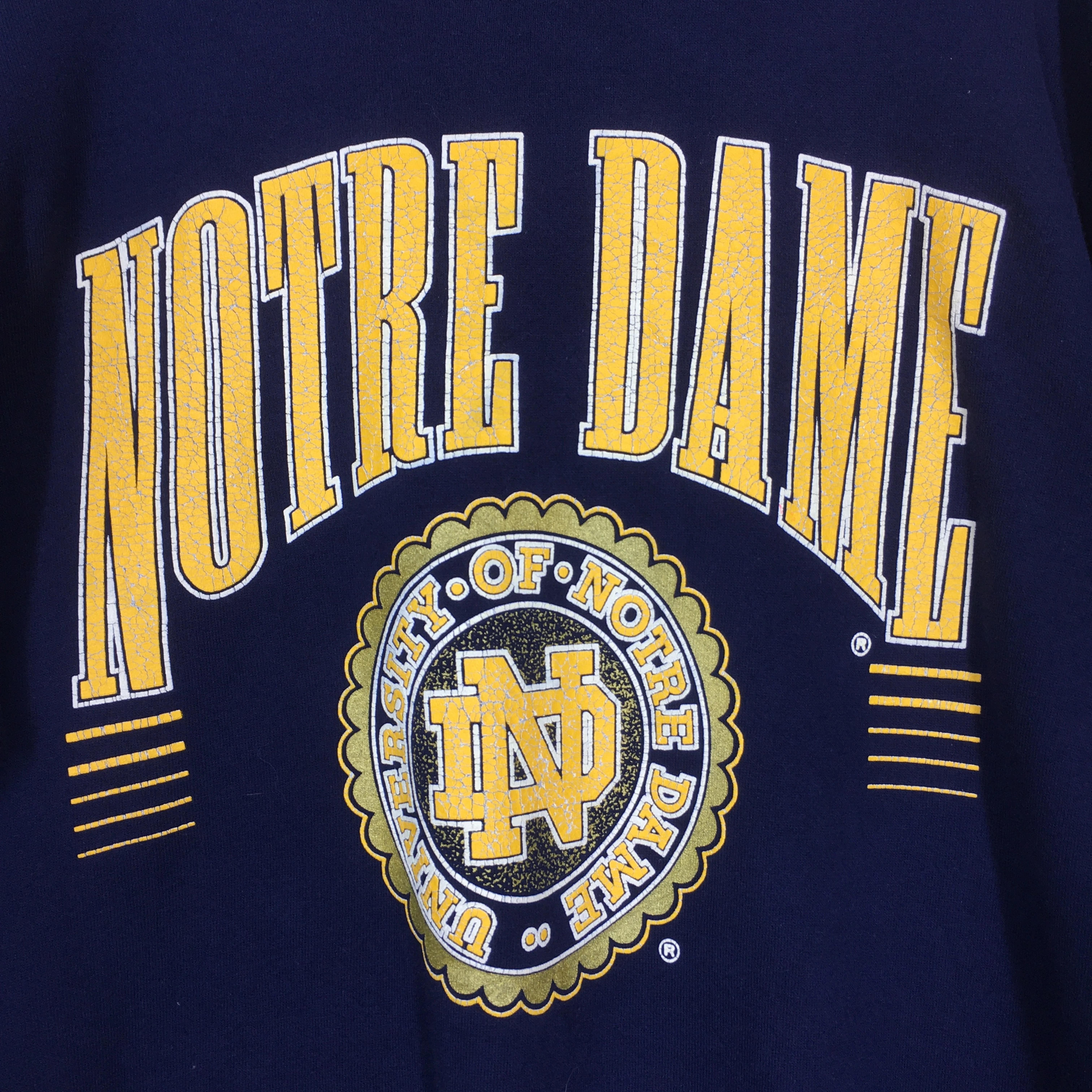 Vintage Style 90s University Of Notre Dame Sweatshirt T-Shirt Hoodie Gifts For Fans - Image 2