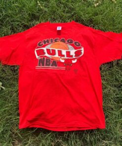 Vintage Style Chicago Bulls Tshirt Pullover Hoodie Crewneck Sweatshirt Reprinted Full Color Full Size Gifts for NBA Fans