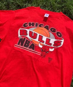 Vintage Style Chicago Bulls Tshirt Pullover Hoodie Crewneck Sweatshirt Reprinted Full Color Full Size Gifts for NBA Fans