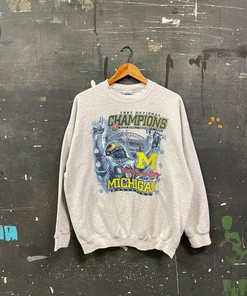 Vintage Style Michigan ‘97 Champions Hoodie T-Shirt Sweatshirt Full Size Gifts For NCAA