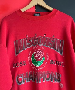 Vintage Style Wisconsin Rose Bowl Crewneck Hoodie T-Shirt Sweatshirt Full Size Gifts For Fans
