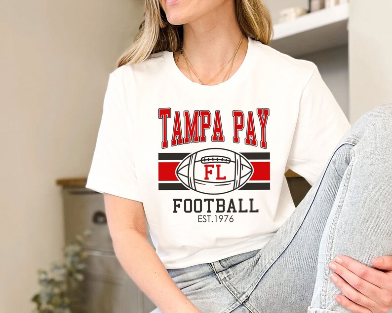 Vintage Tampa Bay Football Sweatshirt, Retro Tampa Bay Football Crewneck Sweatshirt, American Football Fan, NFL Shirt - Image 4