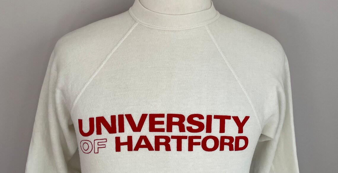 Vintage University Of Hartford Hawks 1980s Sweatshirt Hoodie Shirt Gifts for Fans - Image 2