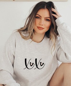 "XOXO Love" Valentine's Day Sweatshirt - Fun Women's, Men's Galentine's Tee