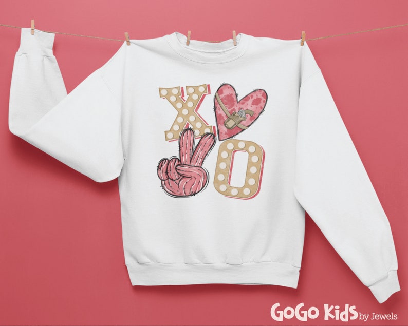 Xoxo Western Valentines Day Sweatshirt, Country Western Valentine Crewneck, Valentine's Day Pullover For Cowgirl - Image 3