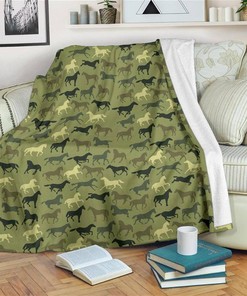 Camo Style Horse Horse Lover Sherpa Fleece Blanket Gifts for Family, for Couple