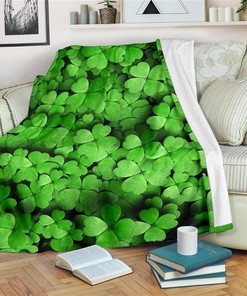 Clover Funny St. Patrick's Day Sherpa Fleece Blanket Gifts for Family, for Couple