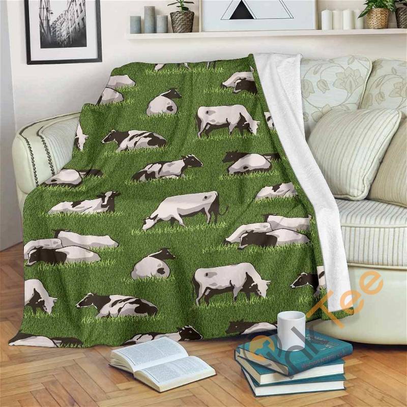 Cow On Green Grass Pattern Sherpa Fleece Blanket Gifts for Family, for Couple