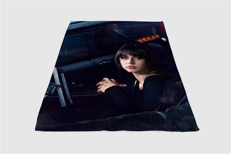 Cute Replicant Blade Runner 2049 Sherpa Fleece Blanket Gifts for Family, for Couple
