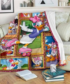 Daisy Duck Sherpa Fleece Blanket Gifts for Family, for Couple