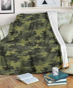 Dark Green Camouflage Sherpa Fleece Blanket Gifts for Family, for Couple