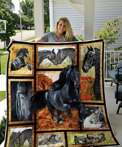 Friesian Horse On Racing Quilt Blanket Bedding Set