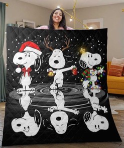 Funny Snoopy Quilt Blanket Bedding Set, Gift For Fan, Christmas Gift, Peanuts Snoopy Merry Christmas Quilt Blanket Bedding Set