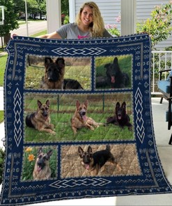 German Shepherd On The Grass Quilt Blanket Bedding Set