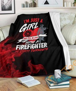Girl Fell In Love With Firefighter In Dirty Turnouts Sherpa Fleece Blanket Gifts for Family, for Couple
