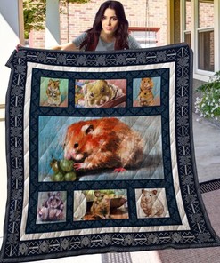 Hamster Eating Grapes Quilt Blanket