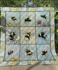 Honey Bees Are Finding Honey Cute Quilt Blanket