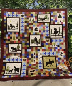 Horse Lover's Quilt Blanket Bedding Set with 2 Pillowcases