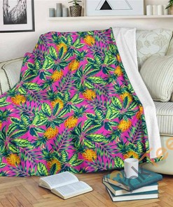 Hot Purple Pineapple Pattern Sherpa Fleece Blanket Gifts for Family, for Couple