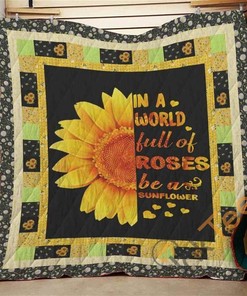 In A World Full Of Roses V2 Quilt Blanket Bedding Set