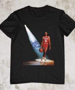 Julius Erving Signed Philadelphia 76Ers T-Shirt