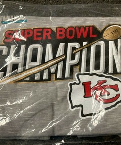 Kansas City Chiefs Super Bowl LIV Champion Women's Locker Room Shirt NWT