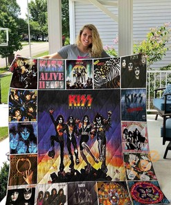 Kiss Quilt Blanket Bedding Set