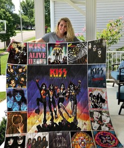 Kiss Quilt Blanket Bedding Set for Bedroom Décor