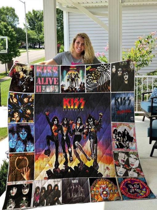 Kiss Quilt Blanket Bedding Set for Bedroom Décor