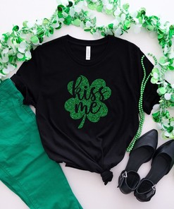 Kiss me Shamrock Shirt, St. Patricks Day Shirt, Shamrock Shirt, Lucky Shamrock Shirt, Four Leaf Clover Shirt