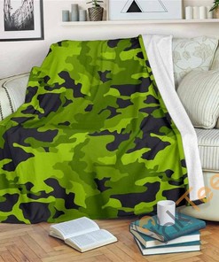 Lime Green Camouflage Sherpa Fleece Blanket Gifts for Family, for Couple
