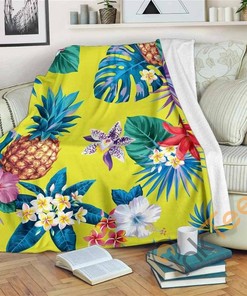 Lime Hawaiian Pineapple Pattern Sherpa Fleece Blanket Gifts for Family, for Couple