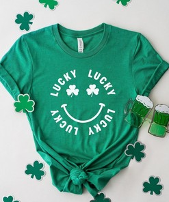 Lucky Clover Shirt, St. Patricks Day Sweater, 4 Leaf Clover Shirt, Irish Gifts, Lucky Tee, Women St Patricks Day Shirt, St Pattys Day Shirt