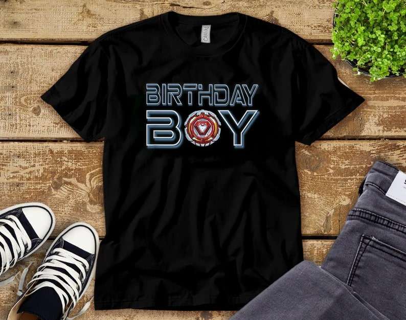 Marvel Avengers Iron Man Birthday Boy Badge T-Shirt