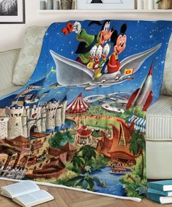Mickey And Friend Fly On Sky Christmas 69, Mickey Gift For Fan Comfy Throw Blanket Gift