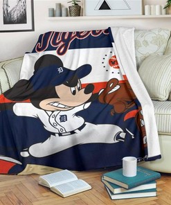 Mickey Plays Tigers Baseball Sherpa Fleece Blanket Gifts for Family, for Couple