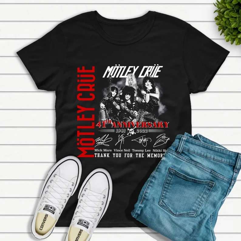 Motley Crue 41Th Anniversary 1981-2022 Signature T-Shirt