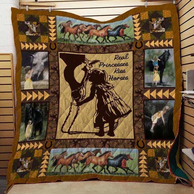 Real Princess Kiss Horses Quilt Blanket Great Customized Blanket Gifts For Birthday Christmas Thanksgiving
