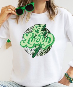 Retro Feeling lucky Shirt, Lucky Tshirt, Irish T Shirt, Shamrocks T-Shirt, Family Matching St. Patrick's Day Gift Tee, western lucky shirt